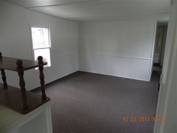 2440 N Parma Rd - Photo 2 of 11