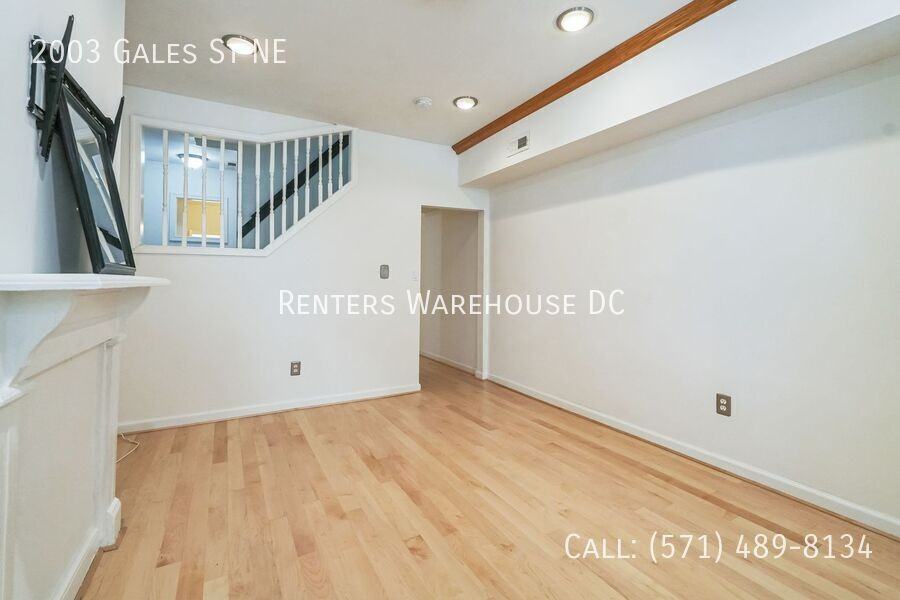 2003 Gales St Ne - Photo 3 of 14