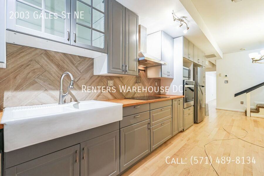 2003 Gales St Ne - Photo 5 of 14