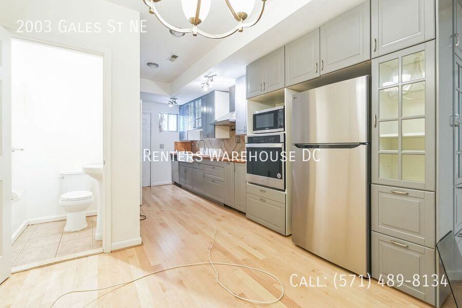 2003 Gales St Ne - Photo 6 of 14