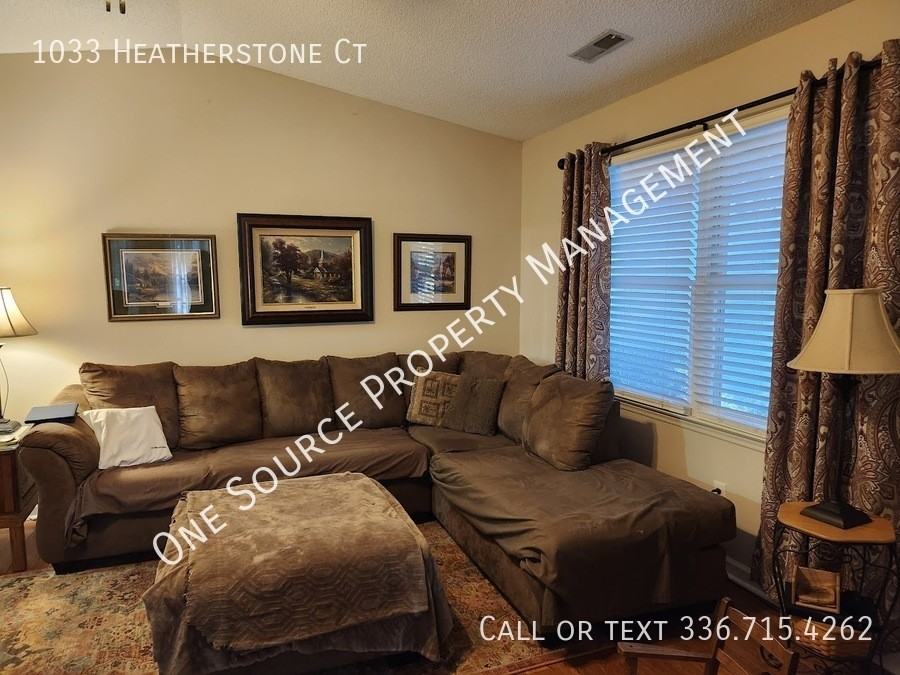 1033 Heatherstone Ct - Photo 3 of 18