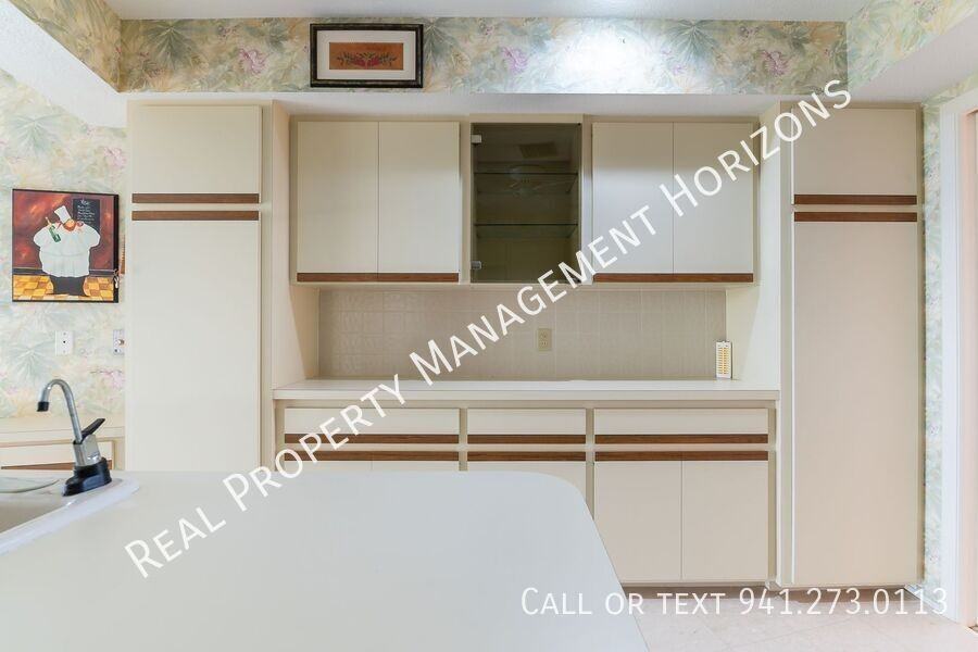 534 Warwick Ln - Photo 6 of 38