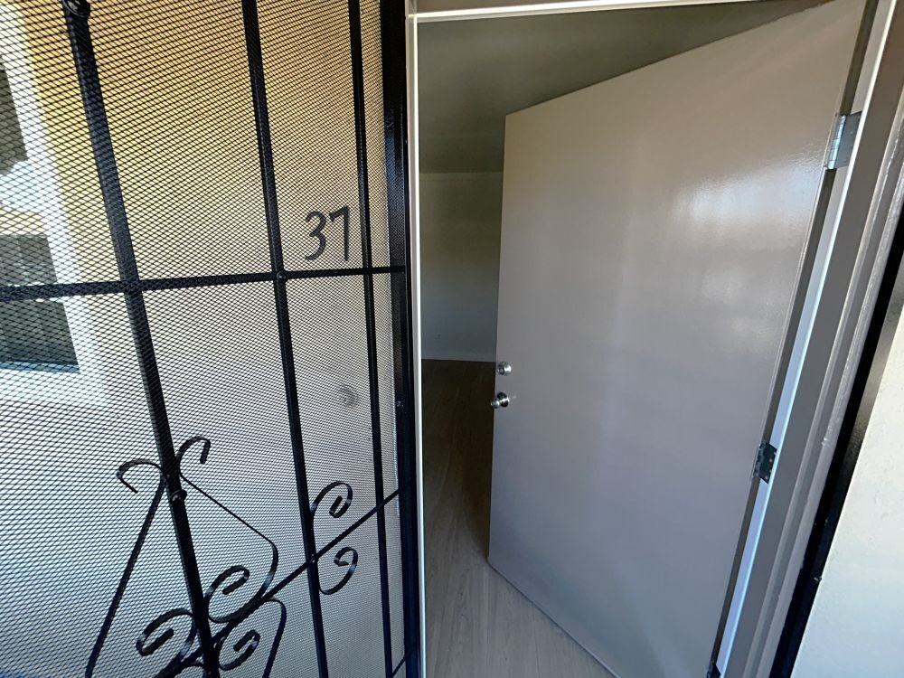 3079 - 1635-41 N. Normandie Ave - Photo 3 of 22