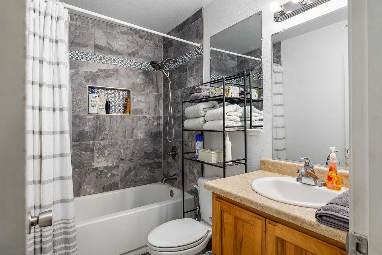 3111 Silverbell Road 1/2 - Photo 5 of 21