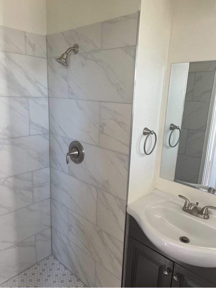 1119 West Augusta Avenue - Photo 2 of 10