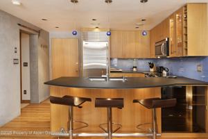 featured image of 415 Vine St #415