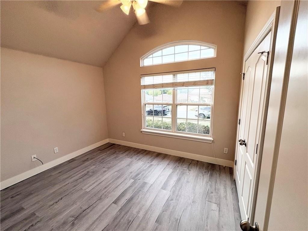 1284 N Cannondale Dr - Photo 5 of 26