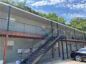 884 W Holly St - Photo 1 of 1