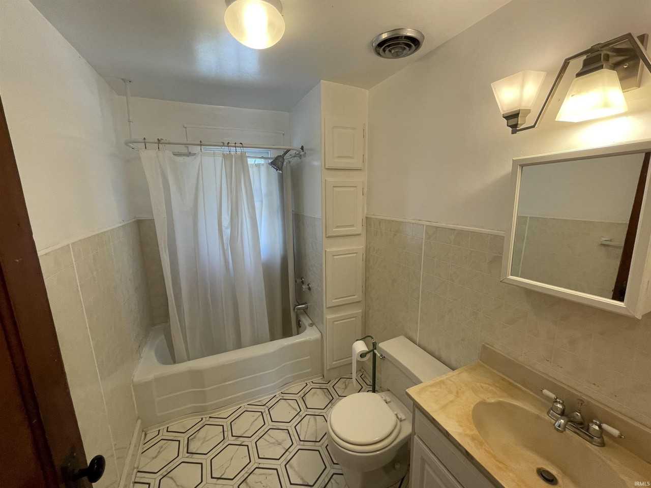 2424 South Milton Drive - Photo 6 of 18