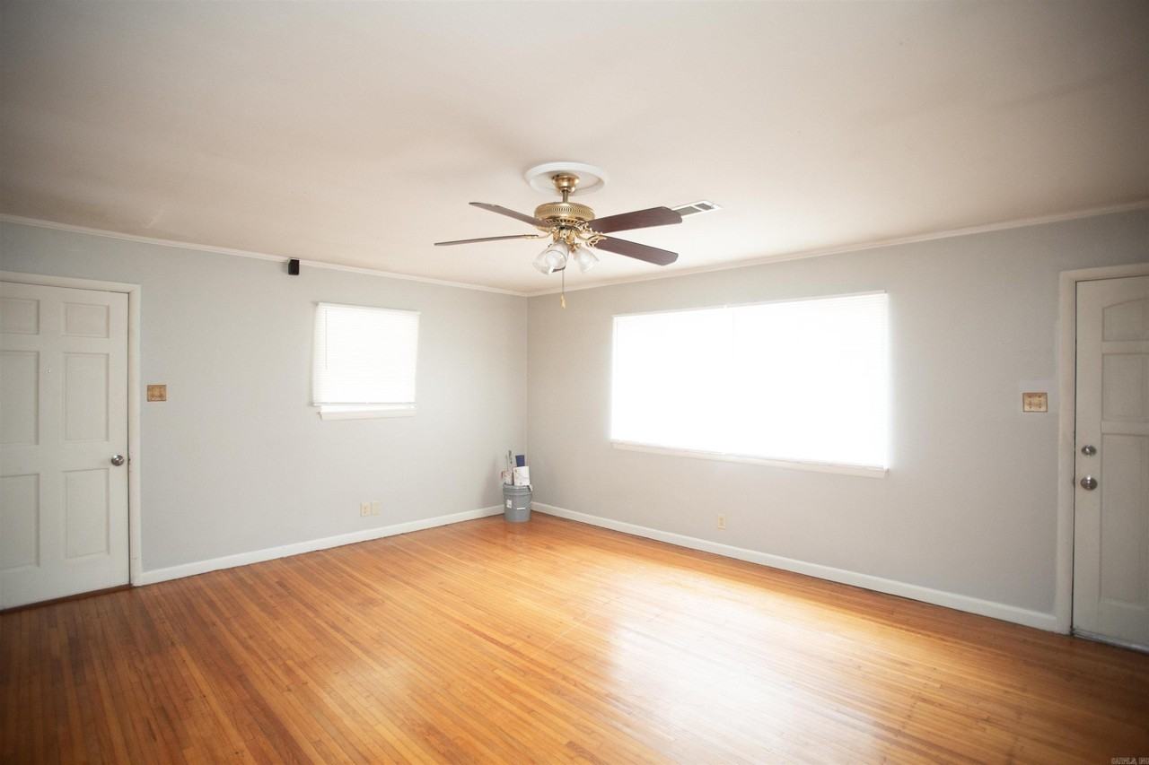 3224 Wynne Street - Photo 4 of 18