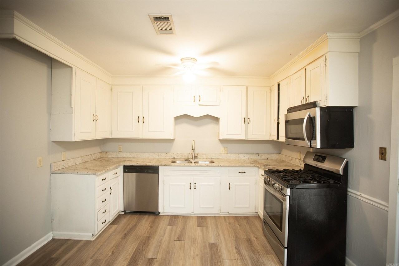 3224 Wynne Street - Photo 6 of 18