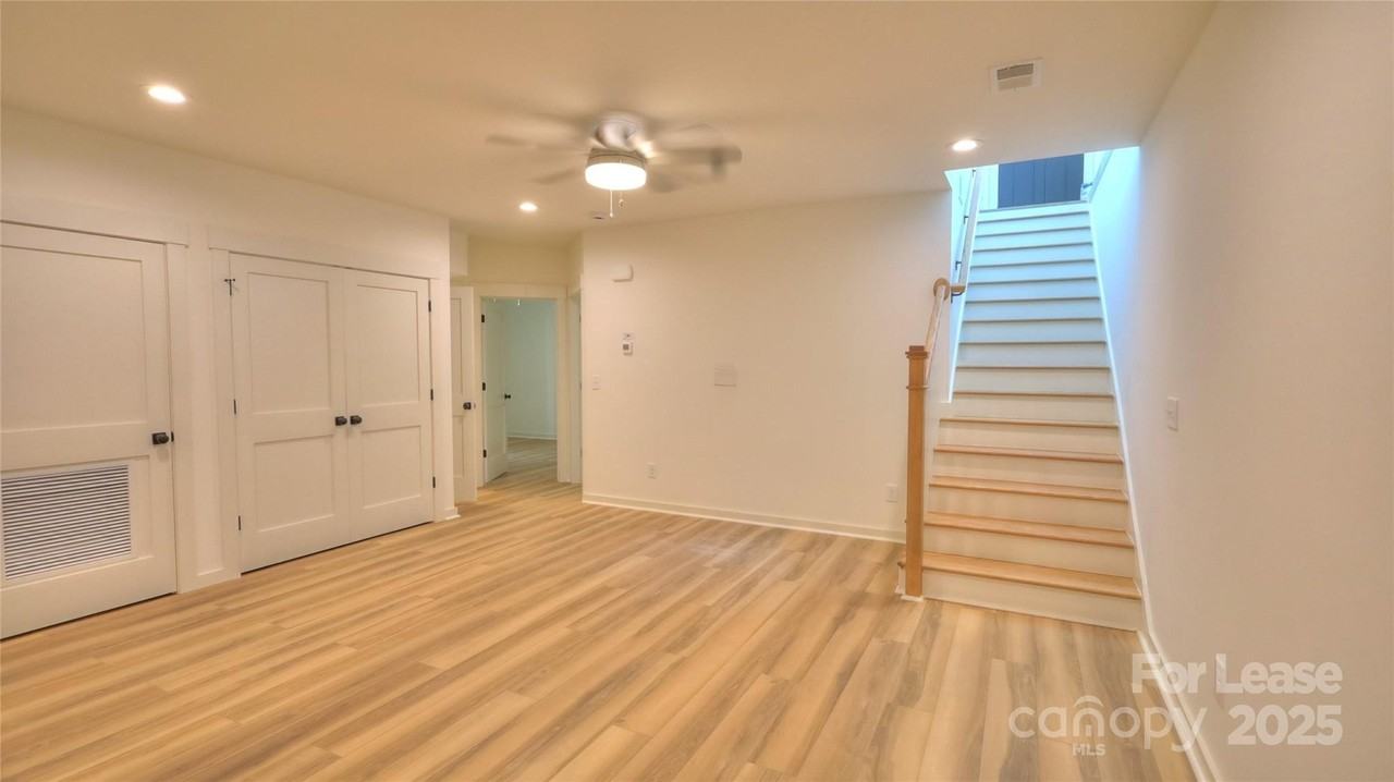 345B W Stewart Ave - Photo 4 of 12