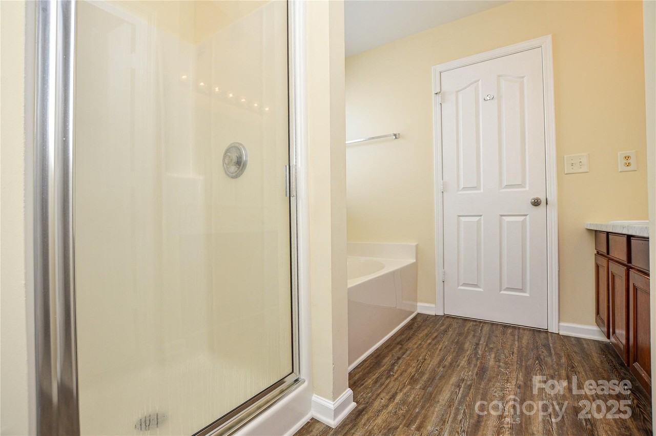 6754 Sequoia Hills Dr - Photo 3 of 20