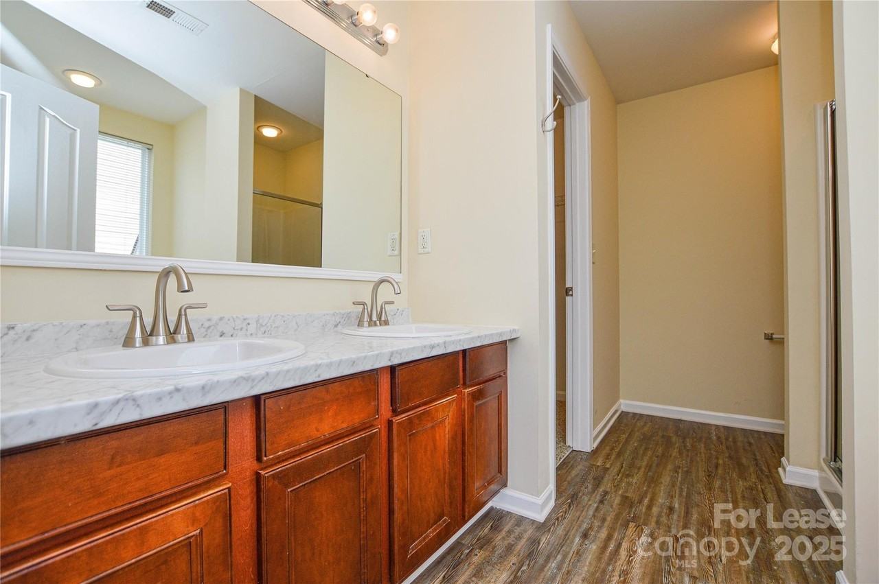 6754 Sequoia Hills Dr - Photo 5 of 20