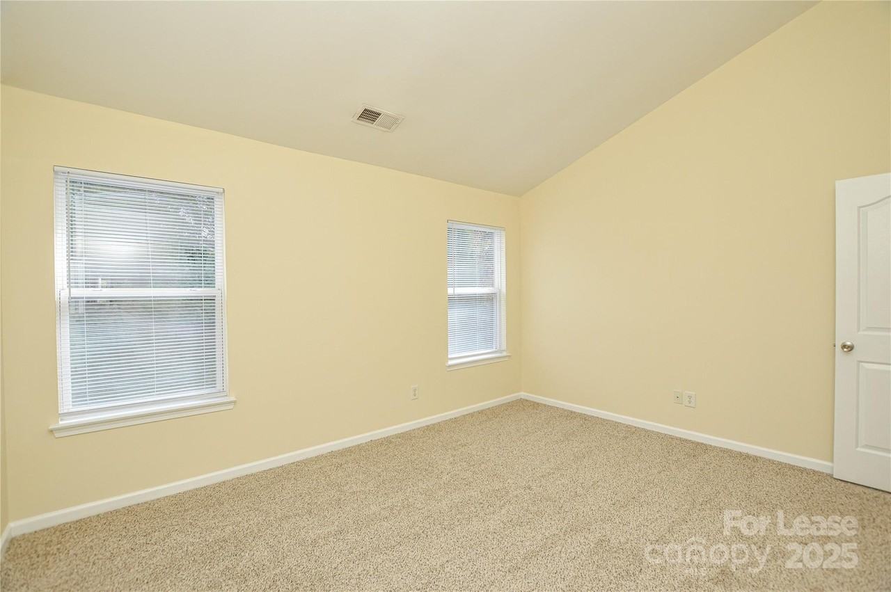 6754 Sequoia Hills Dr - Photo 7 of 20