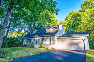 15 Longwood Dr - Photo 1 of 1