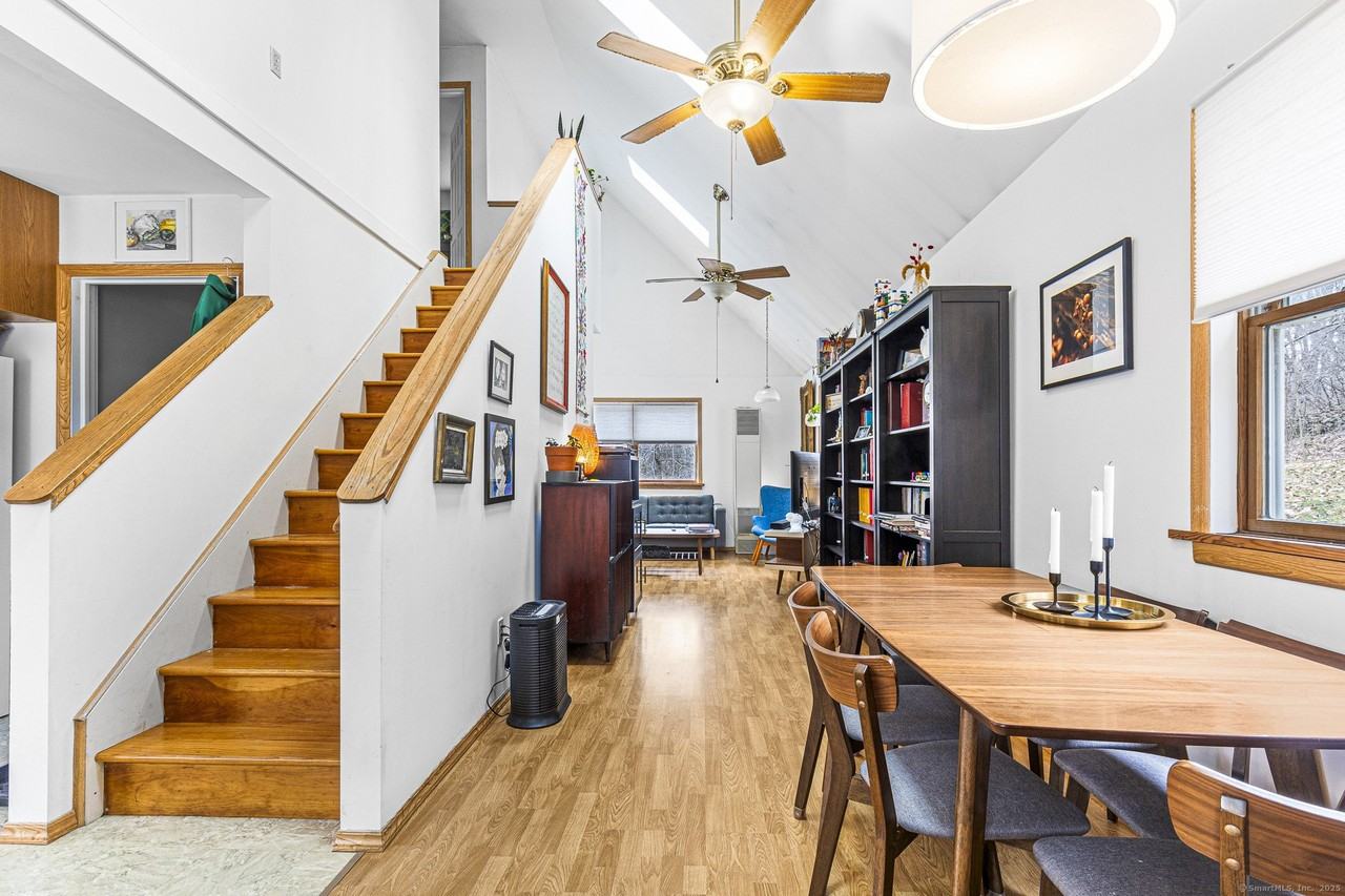 45 Caroline Dr - Photo 7 of 11