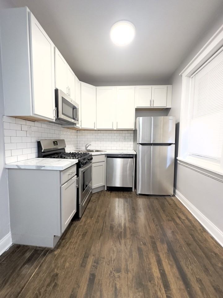 1251 W Rosemont Ave #6259-3 - Photo 6 of 10