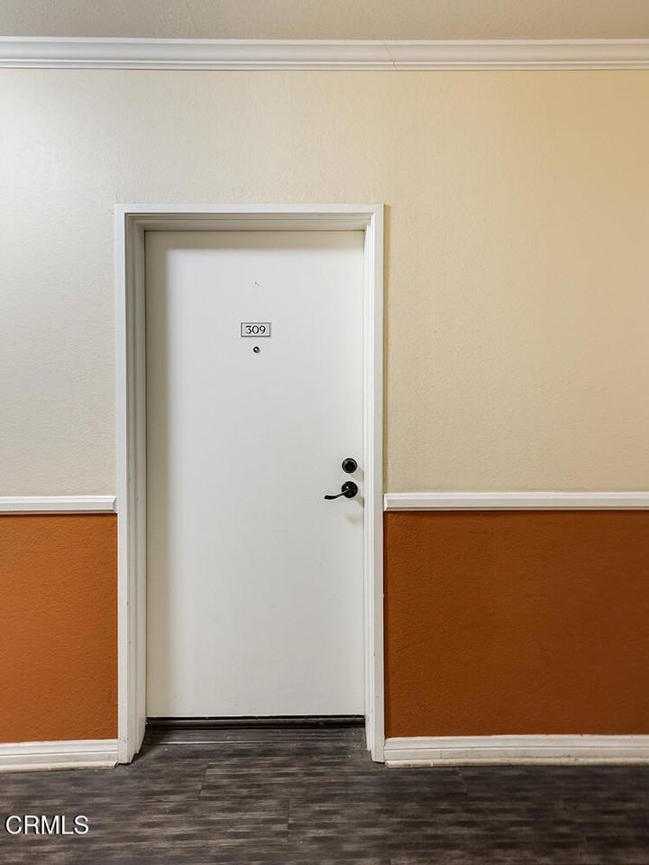 300 N El Molino Ave - Photo 4 of 25