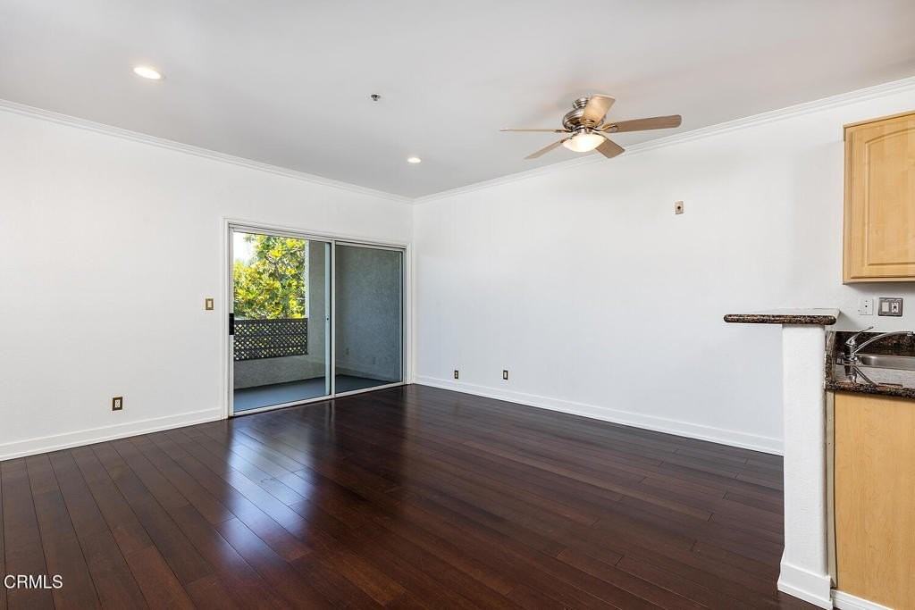 300 N El Molino Ave - Photo 6 of 25