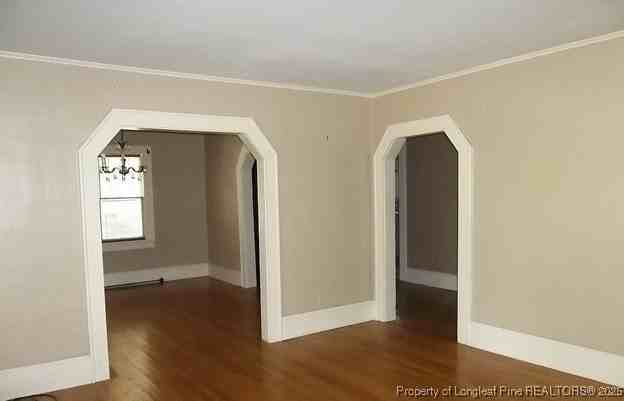 1813 Queen Street - Photo 6 of 10