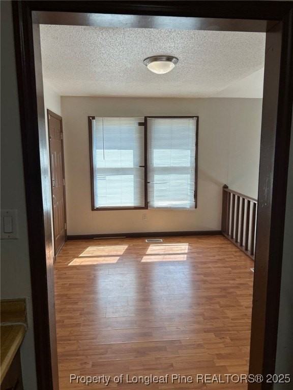 91 Sandalwood Dr - Photo 4 of 17