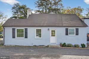 featured image of 2105 Second Street Pike #2105A