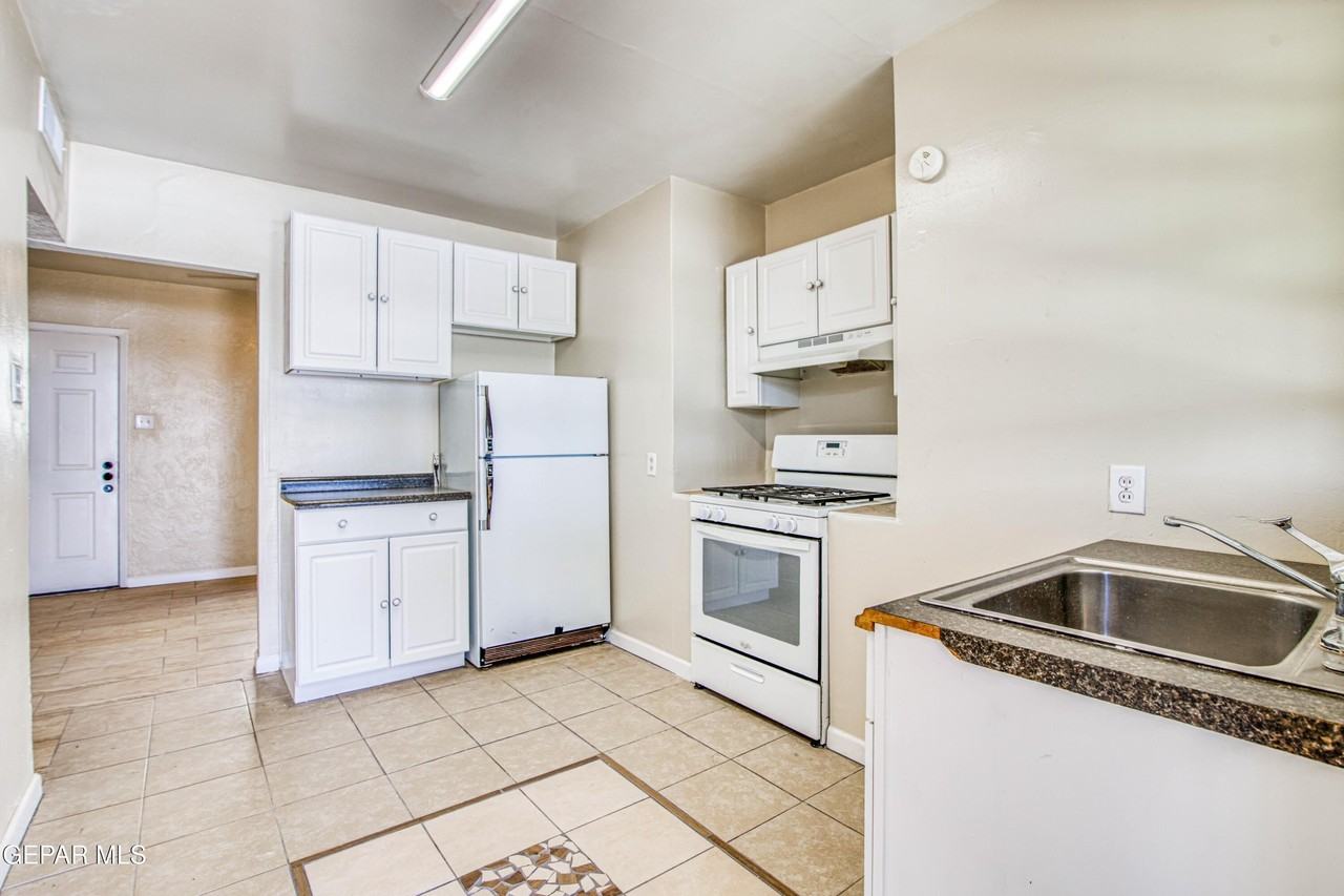 1611 N Kansas St Unit C #C - Photo 2 of 20