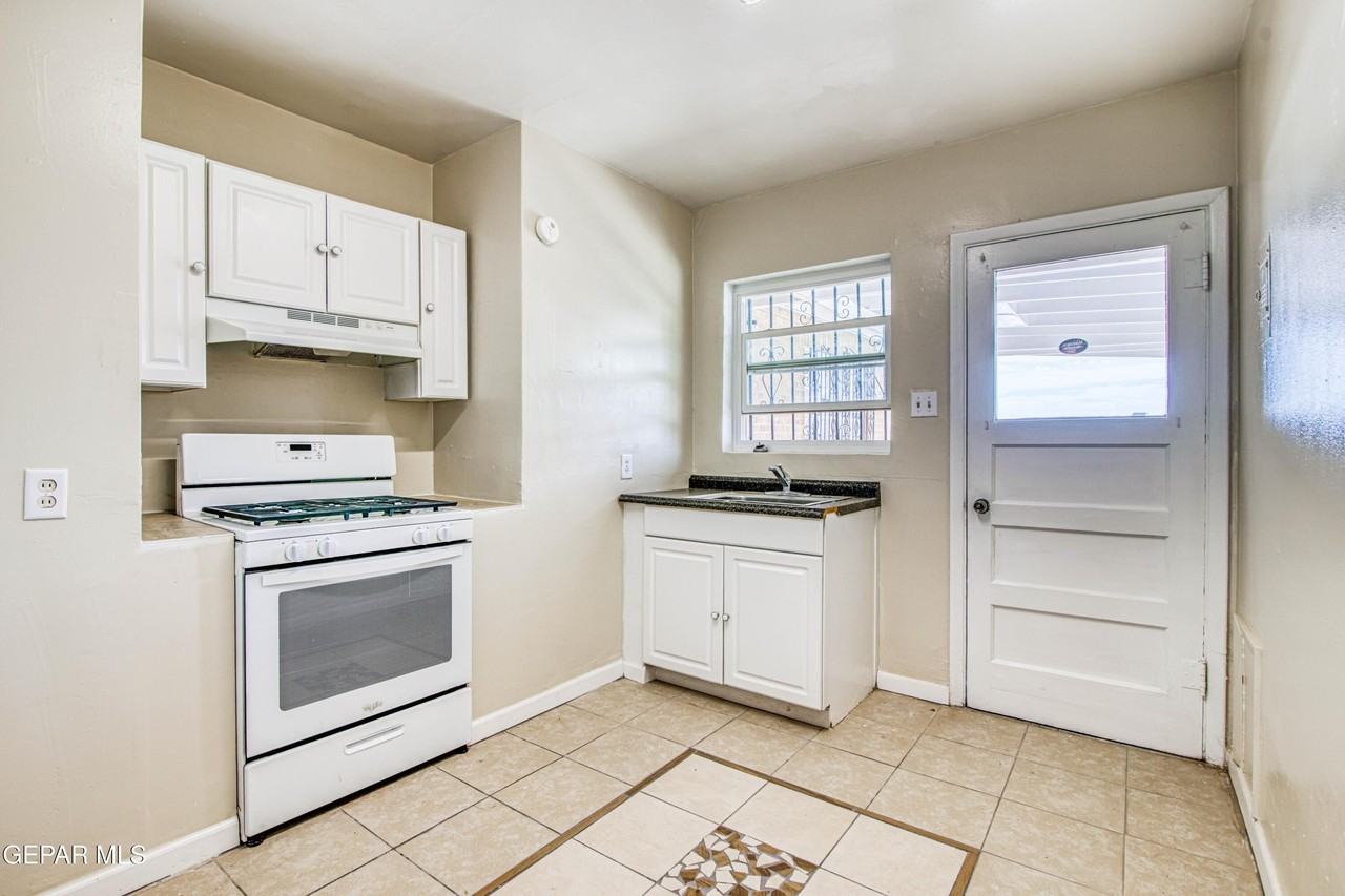 1611 N Kansas St Unit C #C - Photo 3 of 20