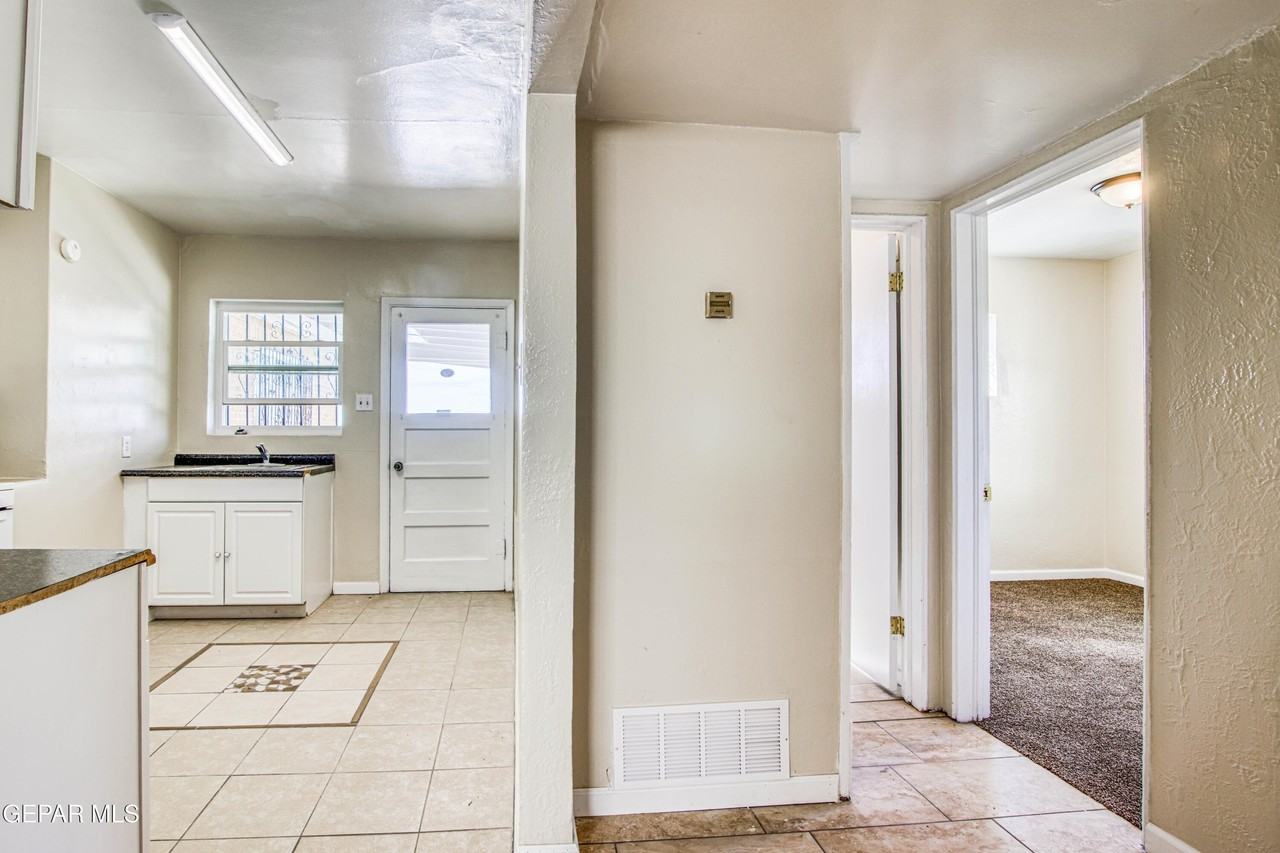 1611 N Kansas St Unit C #C - Photo 6 of 20