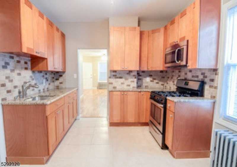 1410 Hussa St - Photo 3 of 14