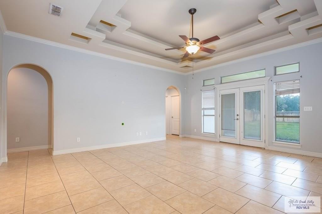 2213 Hitching Post Blvd - Photo 2 of 19