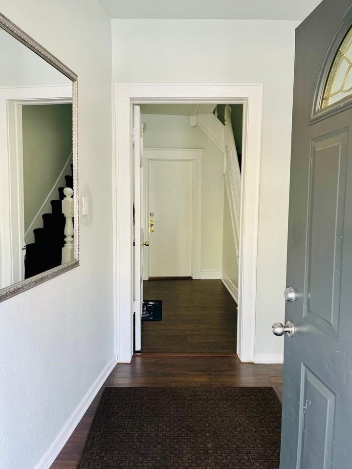 98 Bergen Ave #3 - Photo 4 of 12