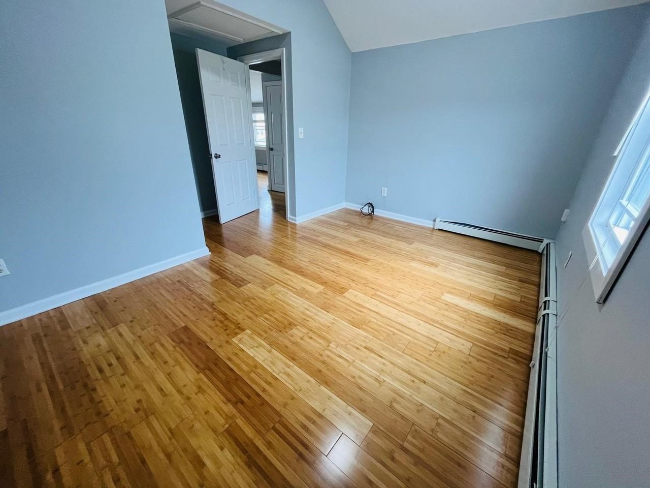 98 Bergen Ave #3 - Photo 7 of 12