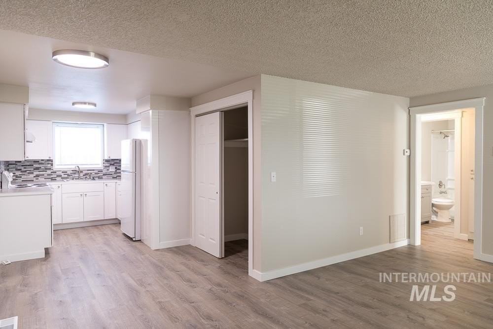 1133 Fortner St - Photo 2 of 25