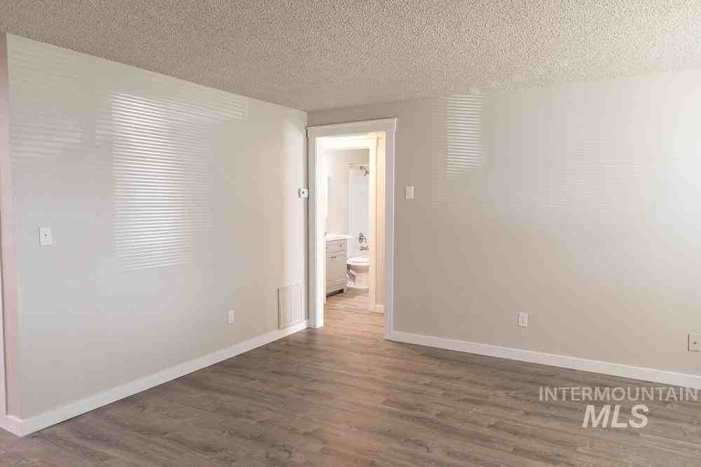 1133 Fortner St - Photo 7 of 25