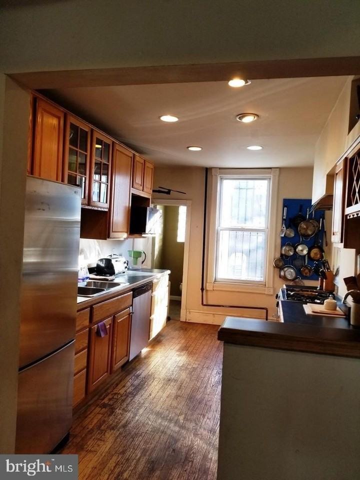 1377 F St Ne - Photo 6 of 13