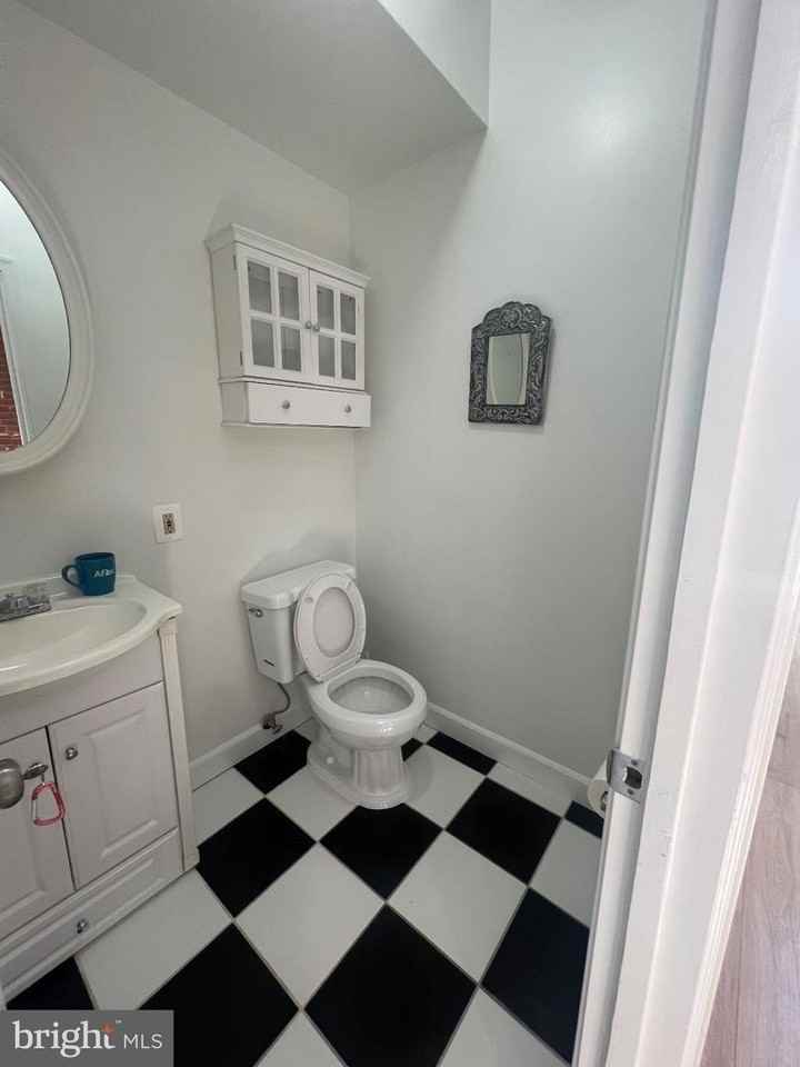 1324 H St Ne - Photo 7 of 13