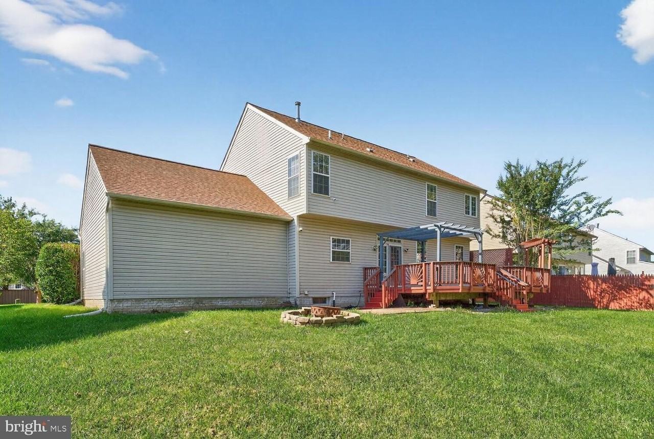 9624 Stuart Ln - Photo 2 of 20