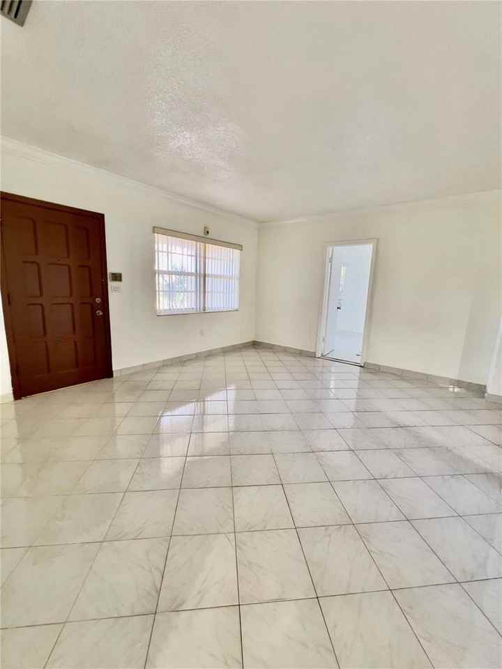 2101 Sw 81st Ave - Photo 2 of 8