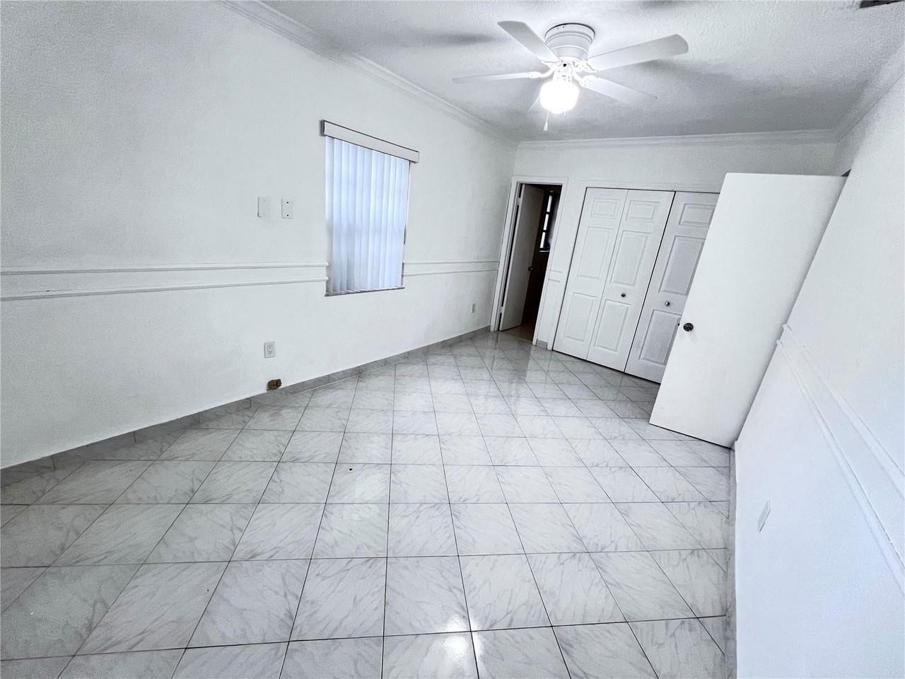 2101 Sw 81st Ave - Photo 6 of 8