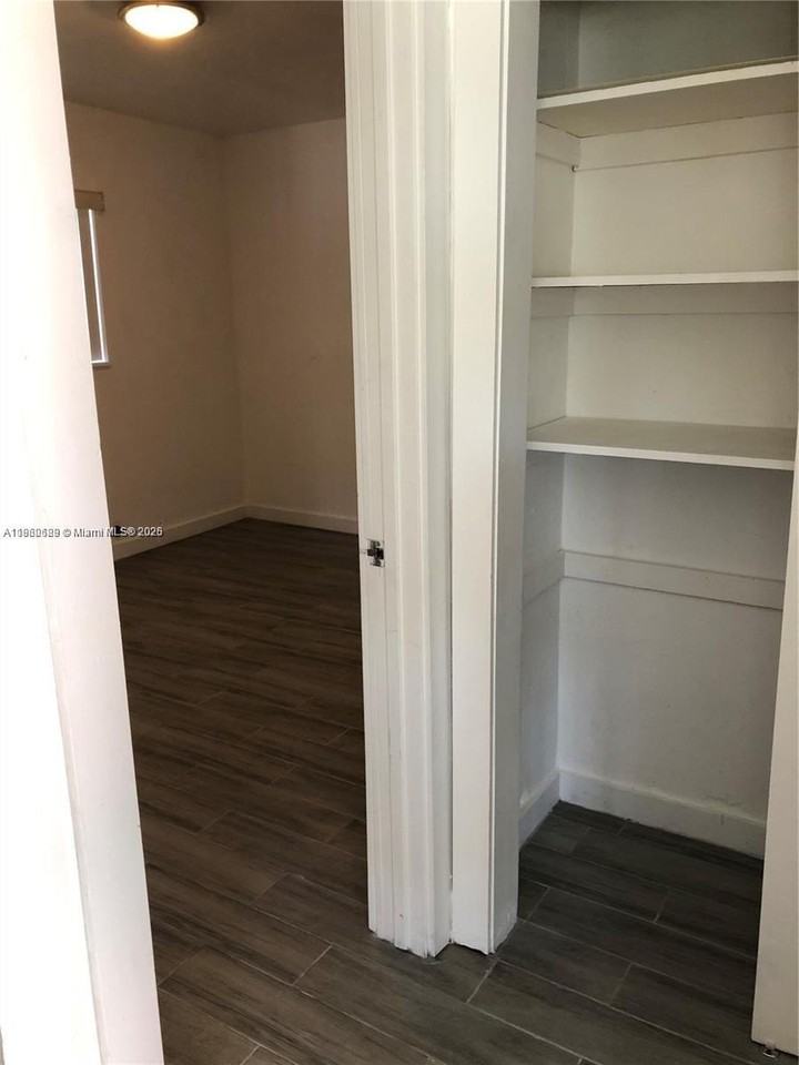 220 Nw 46th St #220 - Photo 5 of 17