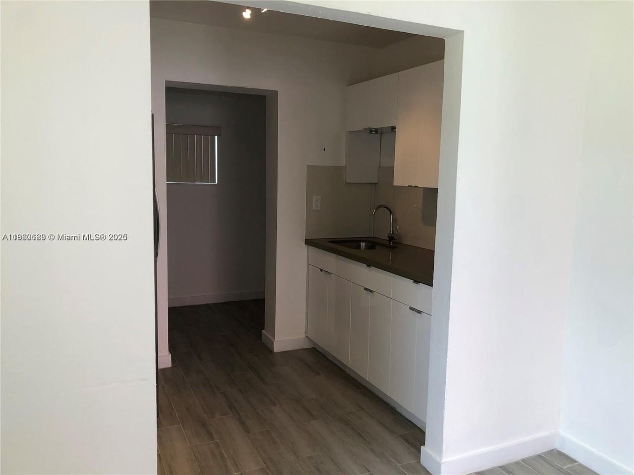 220 Nw 46th St #220 - Photo 6 of 17