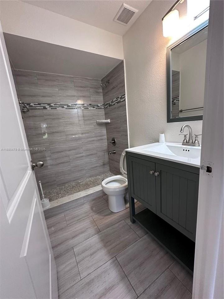 5027 Sw 139th Ct #5027 - Photo 4 of 11