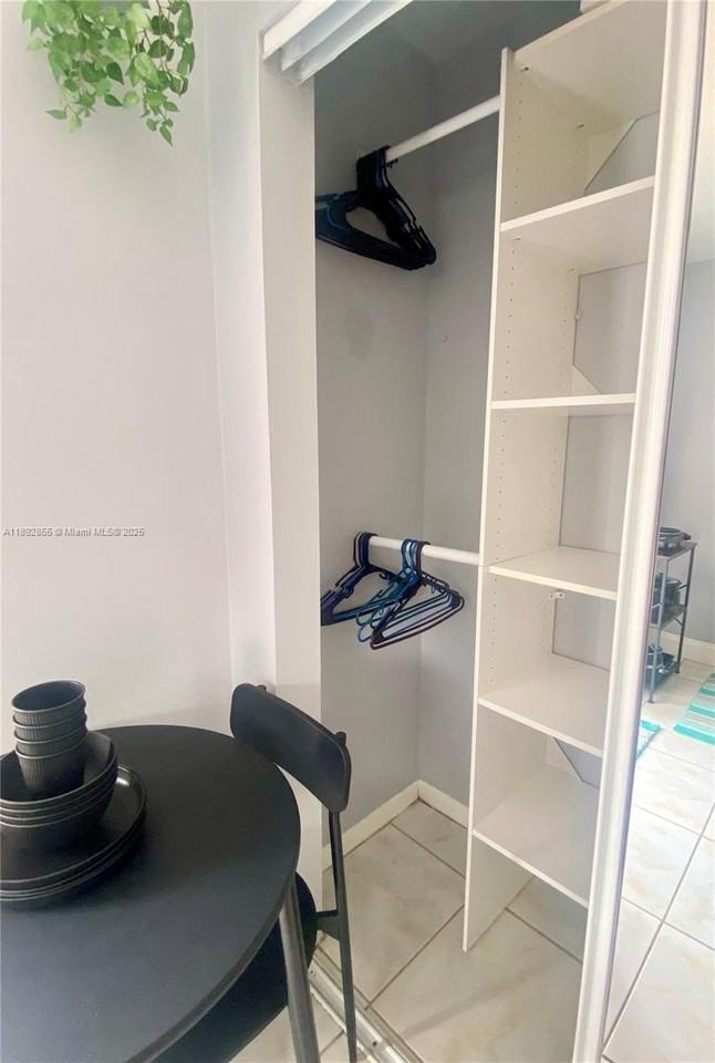 945 Sw 9th St #A - Photo 7 of 10