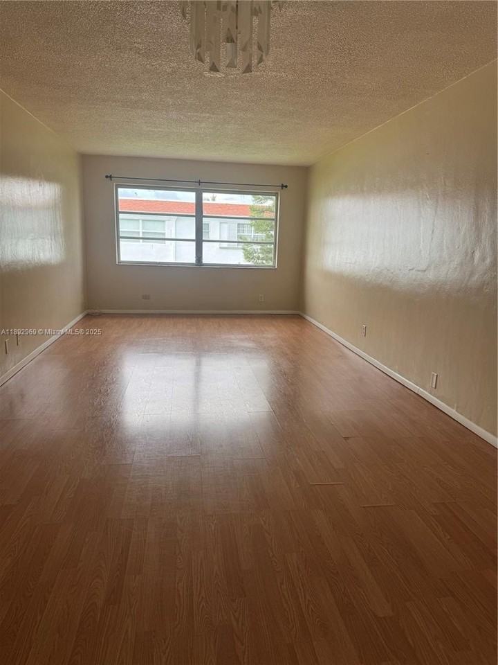 1400 Nw 43rd Ter #204 - Photo 6 of 12