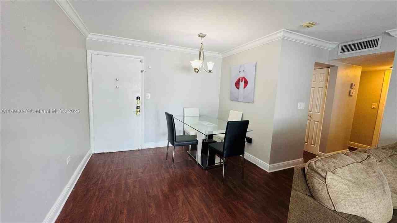 7226 Sw 94th Pl #F7 - Photo 4 of 23