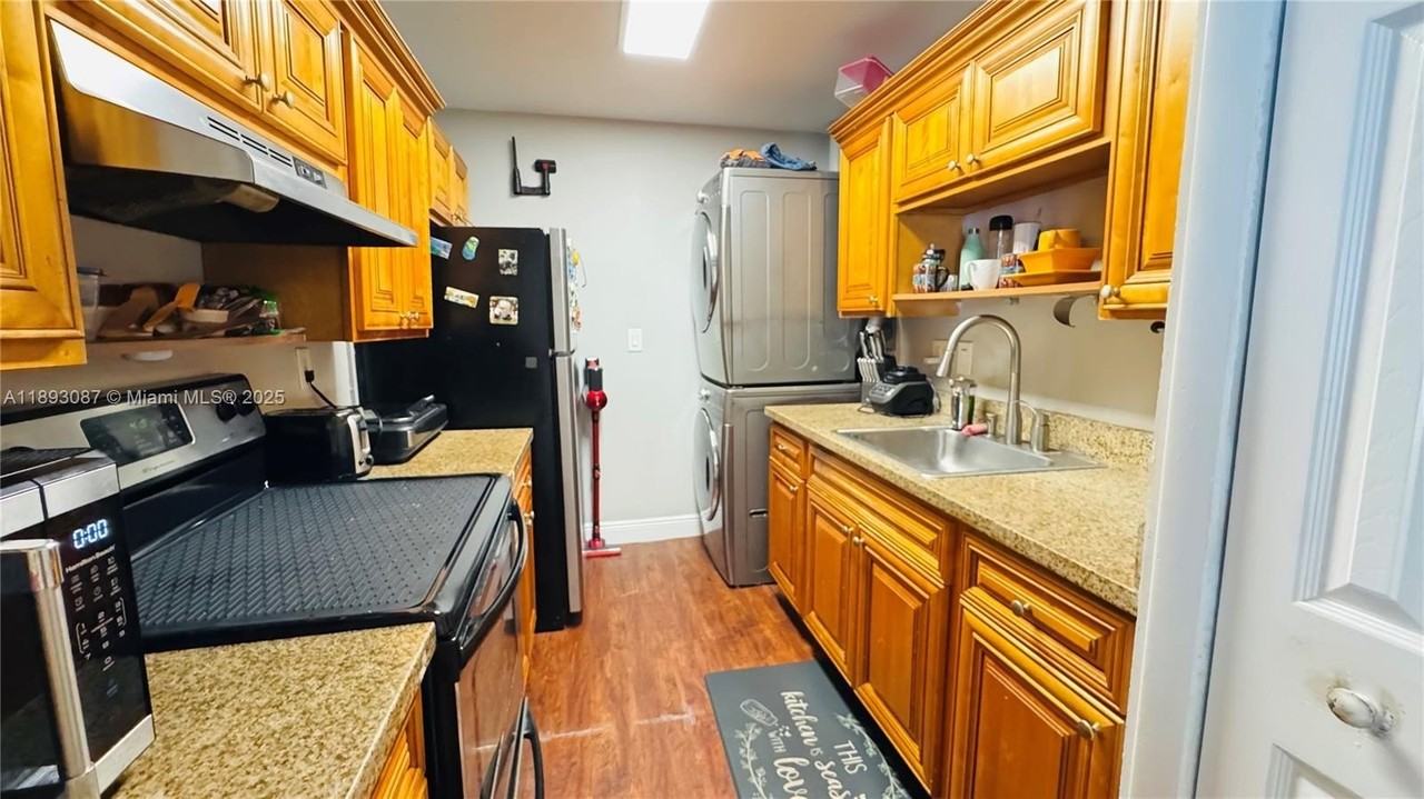 7226 Sw 94th Pl #F7 - Photo 7 of 23