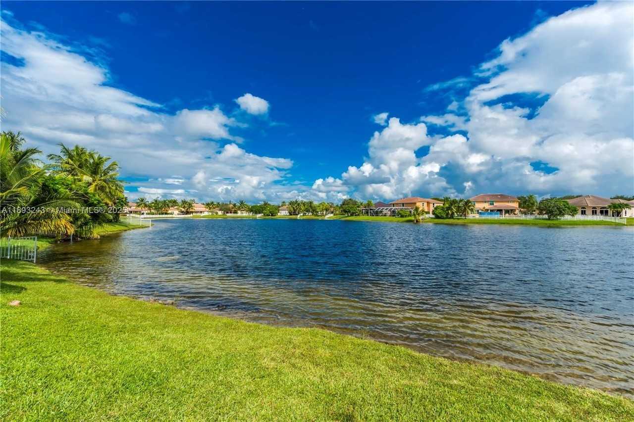 14032 Nw 15th Dr - Photo 3 of 50