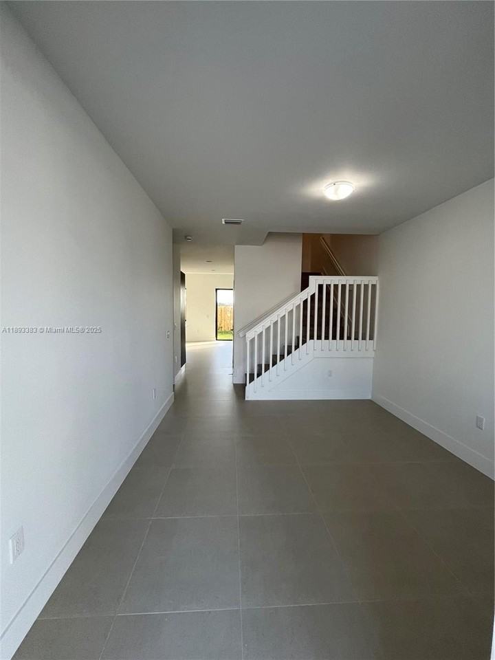 19104 Sw 345th Ter #19104 - Photo 5 of 28